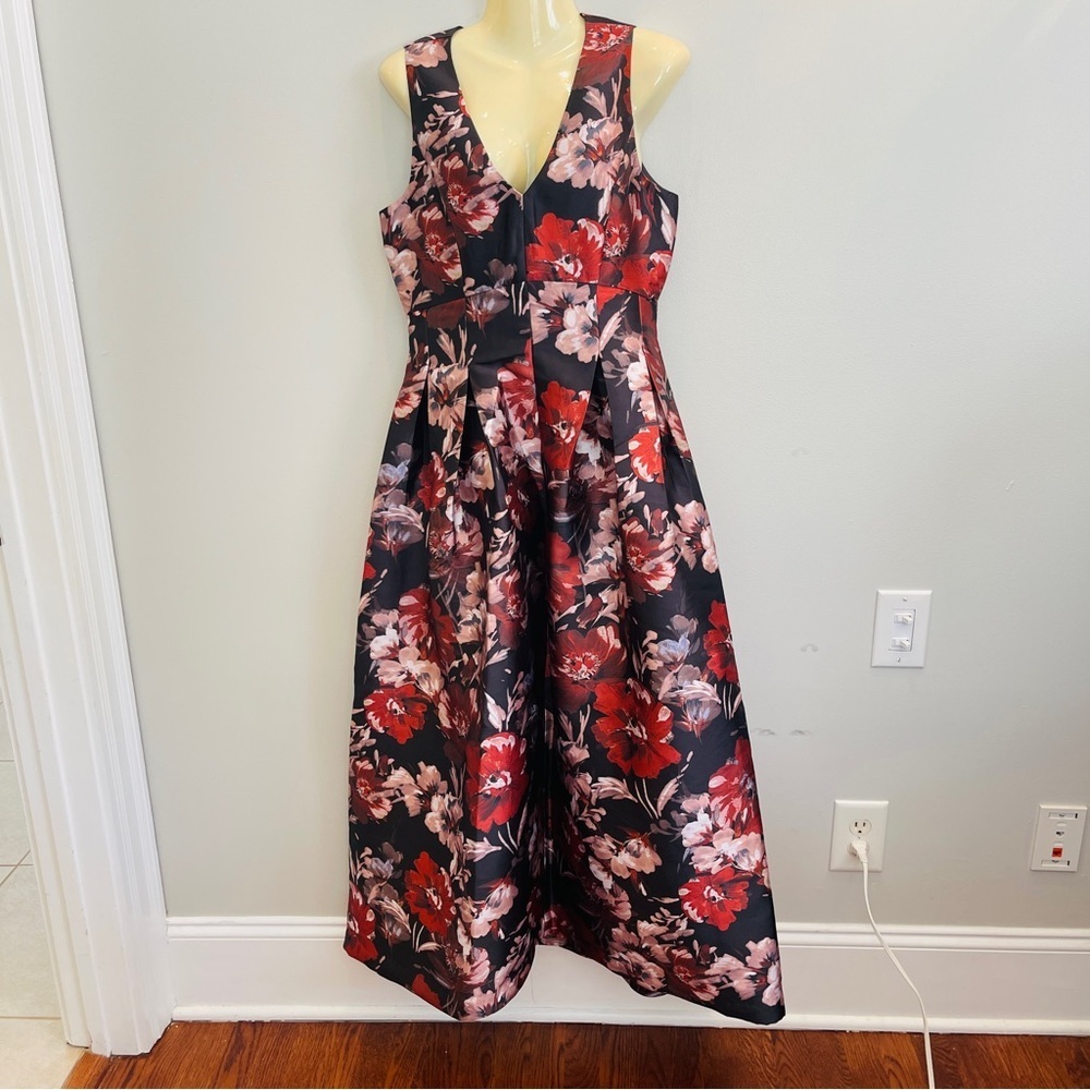 Julia Jordan Sleeveless Floral Print V-Neck Gown Black rust color Dress Size 6